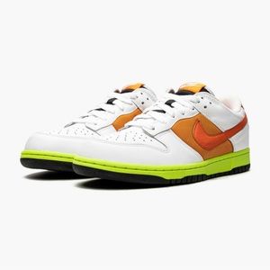 WMNS DUNK LOW — “White / Orange Blaze”